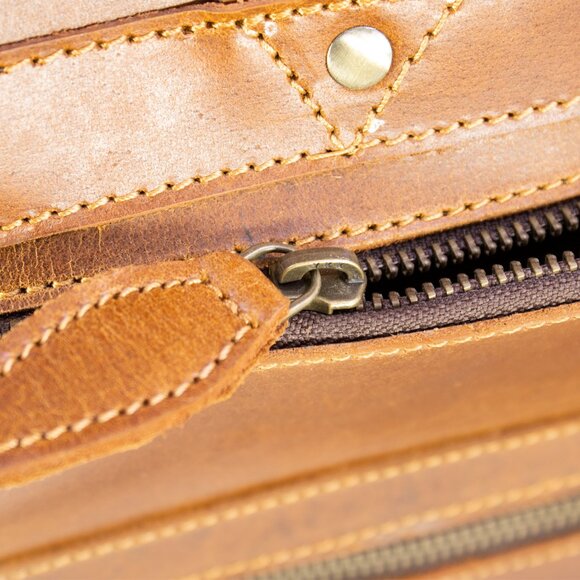 Men's Genuine Leather Vintage Weekender Bag, Briefcase Bag Satchel, Tan - Picture 13 of 15